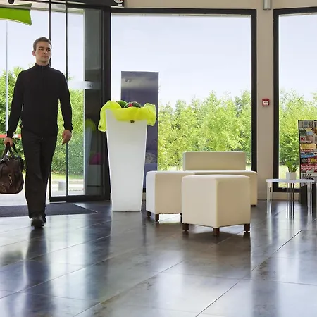 Ibis Styles Compiegne 3* Jaux