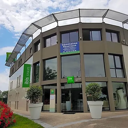 Ibis Styles Compiegne 호텔