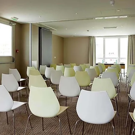 Ibis Styles Compiegne 호텔 조