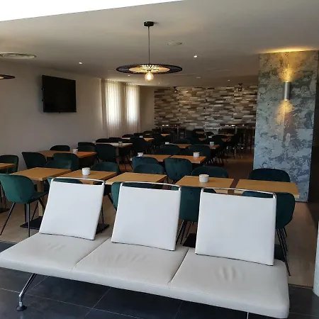 Ibis Styles Compiegne Jaux